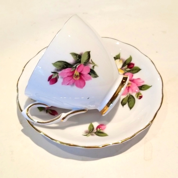 VINTAGE COLOLOUGH BONE CHINA TEA CUP AND SAUCE - Picture 4 of 8